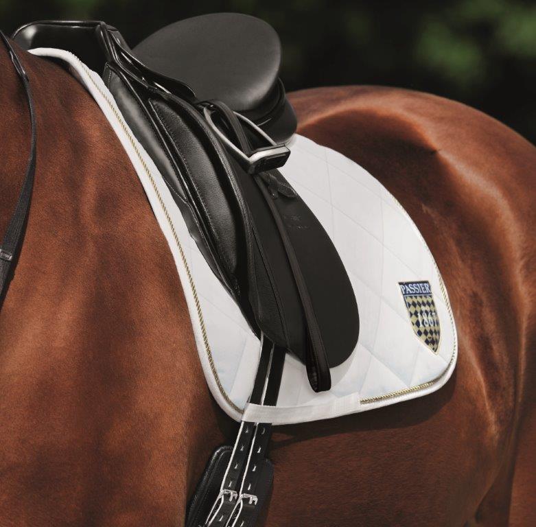 Breathable saddle cloths