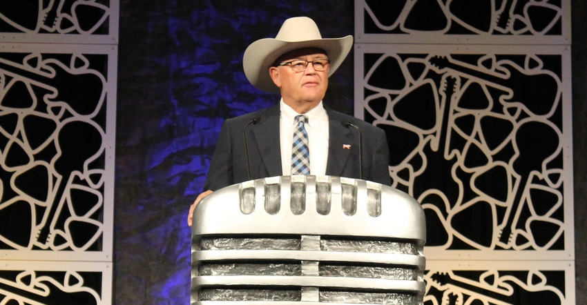 NCBA President Jerry Bohn, Wichita, Kan., welcomes attendees to the pre-convention Cattlemen’s College