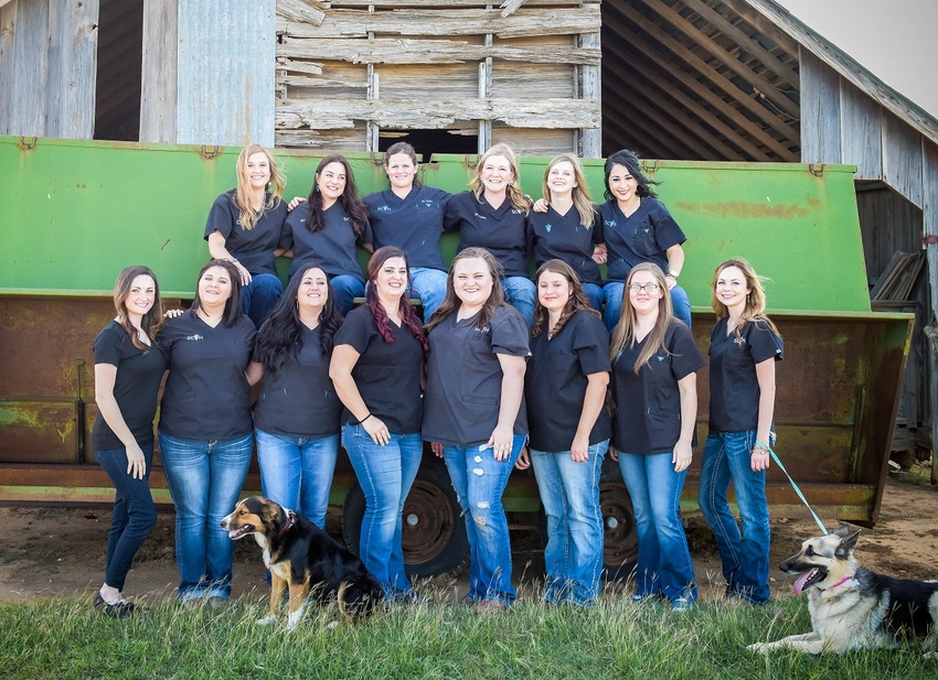 The pink vets of Texas rewrite stereotypes The pink vets of Texas rewrite stereotypes