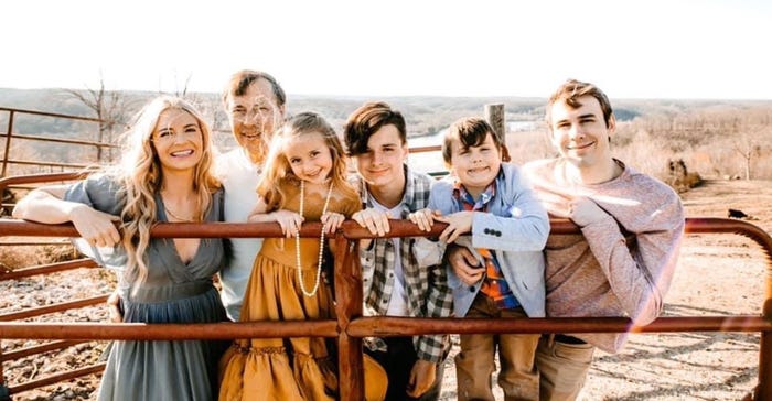 Kalise, Tim, Scarlett, Ethan, Ashton, and Max Lischwe Kalise, Tim, Scarlett, Ethan, Ashton, and Max Lischwe