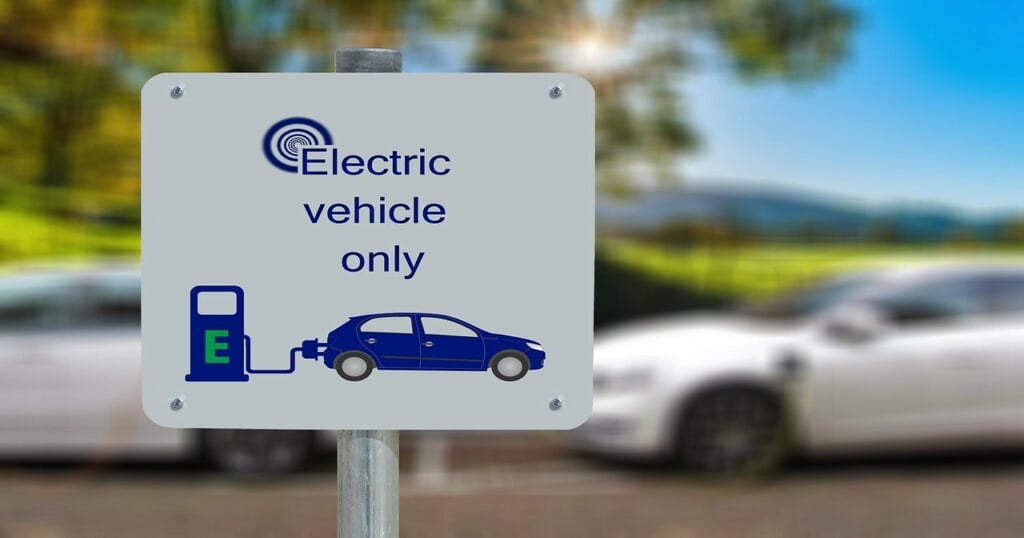 EV round-up: slow rollout costs second-hand drivers; EVs as ‘de facto ...