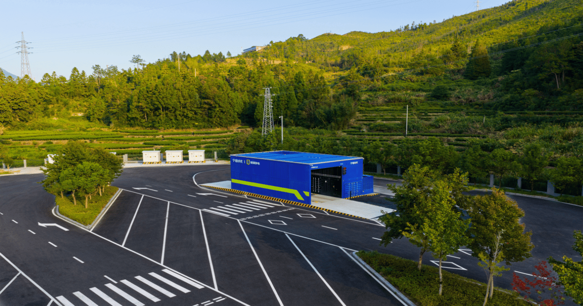 CATL unveils dual-electric battery for heavy
