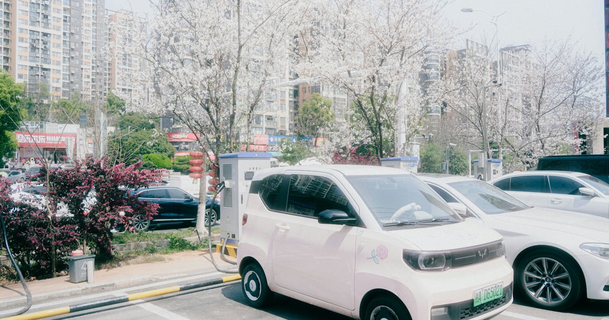 China announces 2027 target for 100,000 high-speed EV chargers