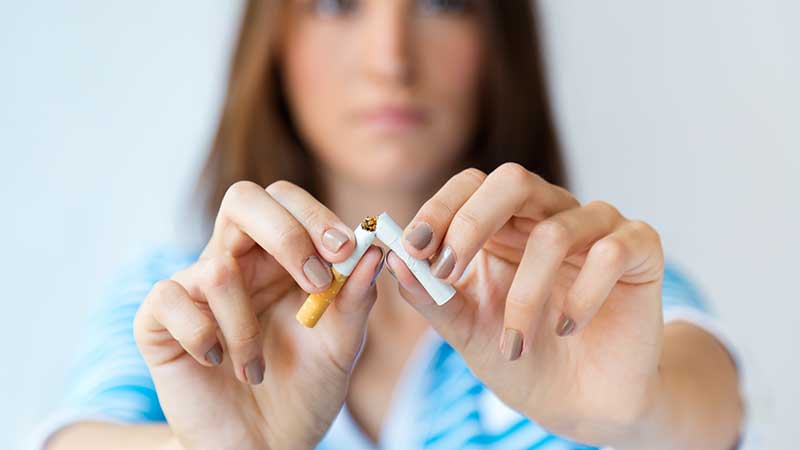 Dejar de fumar para prevenir el cáncer de pulmón.