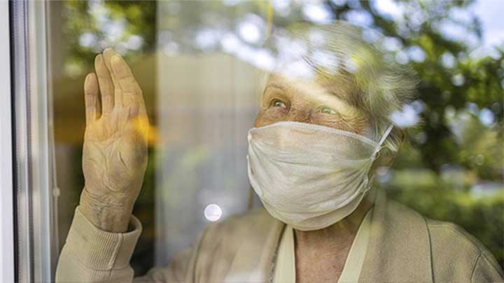 Los mayores tienen menos miedo a contagiarse por la COVID-19