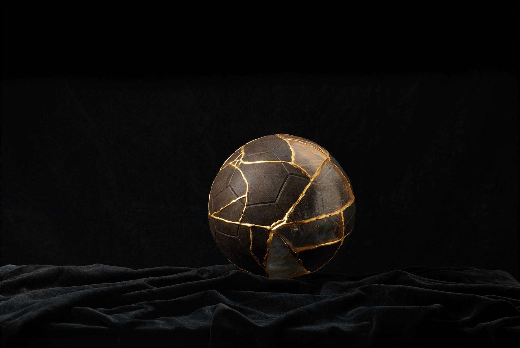 Esfera reparada mediante Kintsugi El arte del Kintsugi y sus similitudes con una enfermedad como la depresión