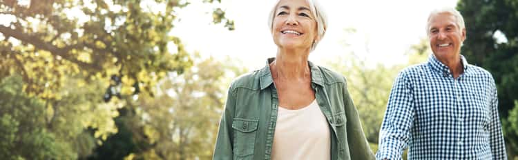 r-high-Older-couple-walking-together_STOCK_GettyImages-908130658 r-high-Older-couple-walking-together_STOCK_GettyImages-908130658