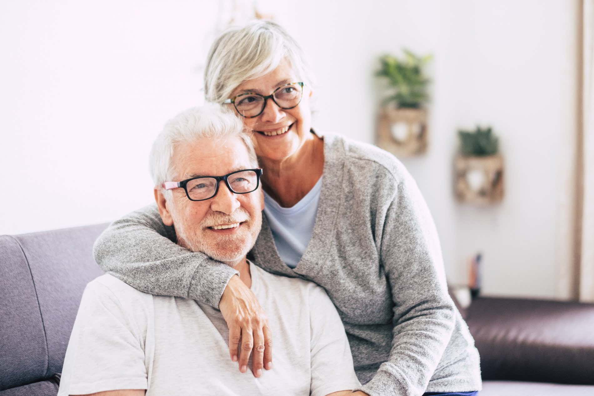 La edad es uno de los factores de riesgo, las personas mayores de 65 años tienen más probabilidad de padecer linfoma de células del manto
