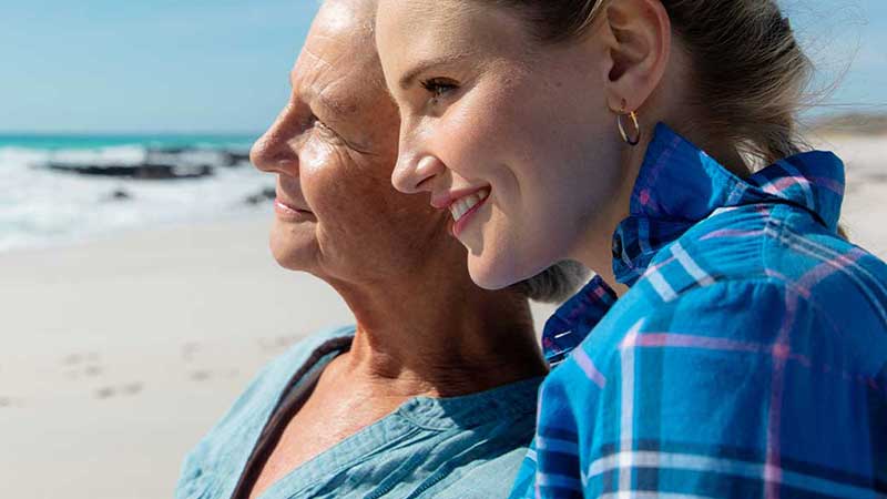 Dos personas nos descubren los mitos de la enfermedad de Crohn