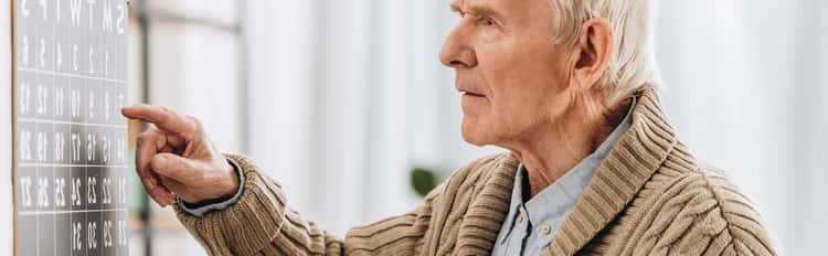 nurse-telling-diagnosis-to-senior-patient-2021-04-02-23-18-56-utc nurse-telling-diagnosis-to-senior-patient-2021-04-02-23-18-56-utc