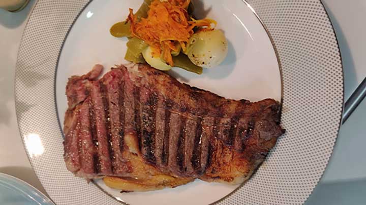 El sodio y el potasio en la dieta de las personas mayores que padecen insuficiencia renal.