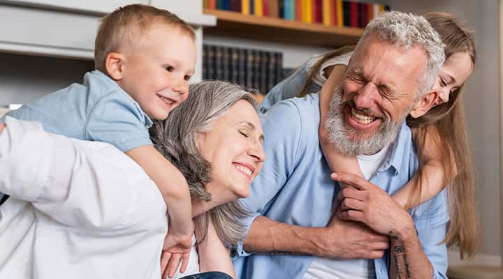 Abuelos con nietos
