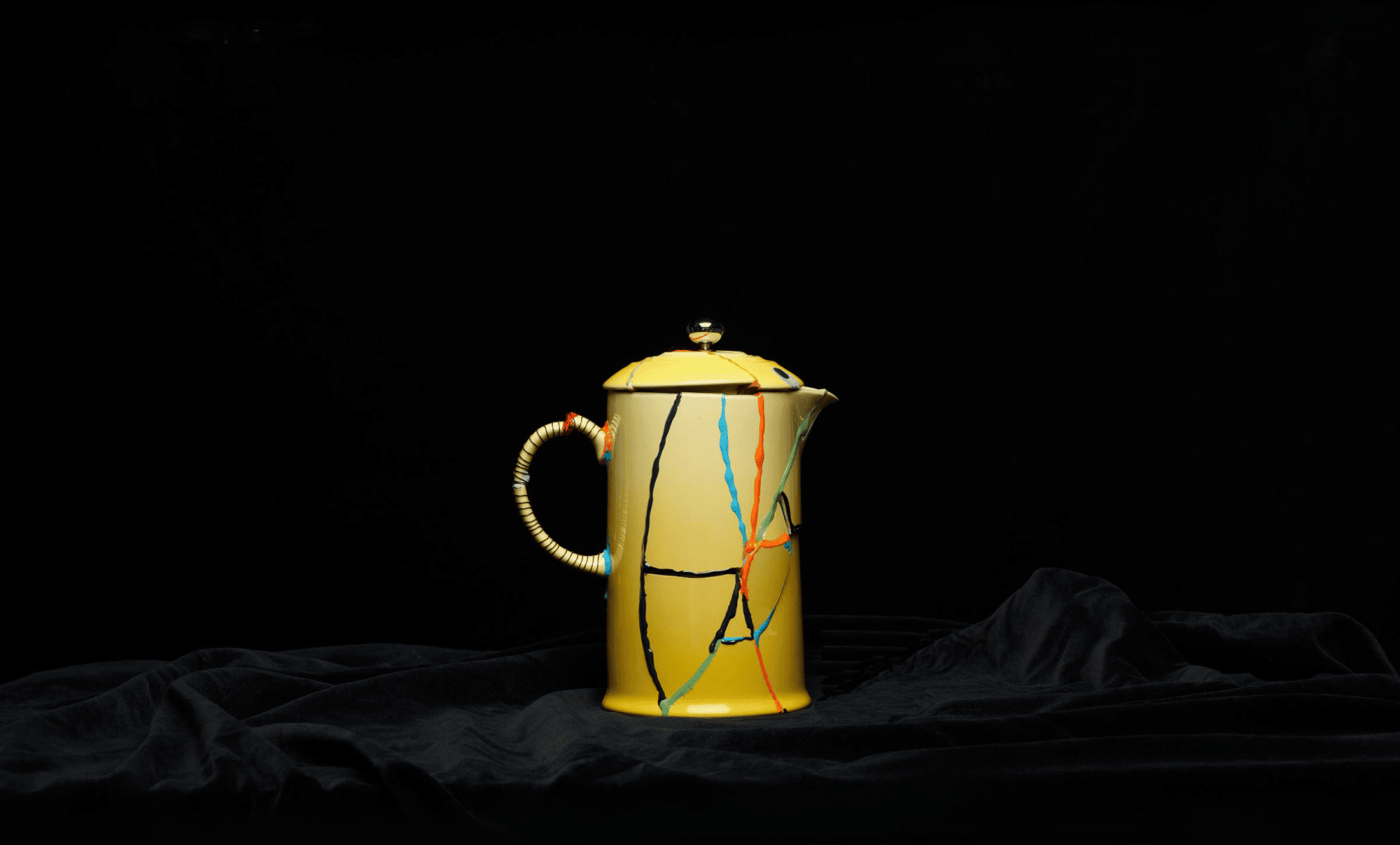 Cafetera reparada con Kintsugi El arte del Kintsugi y la depresión