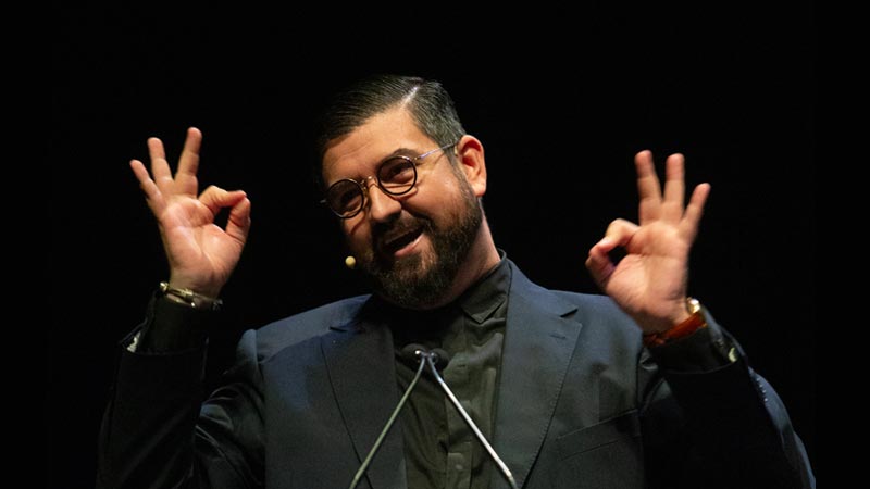 Manu Sánchez, anfitrión en Sevilla