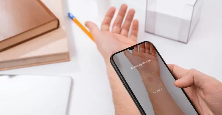scanning-skin-with-phone.jpg scanning-skin-with-phone.jpg