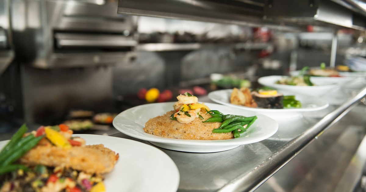 Ireland Minister Suggests Smaller Plate Portions, ‘Seconds’ at Restaurants to Reduce Food Waste