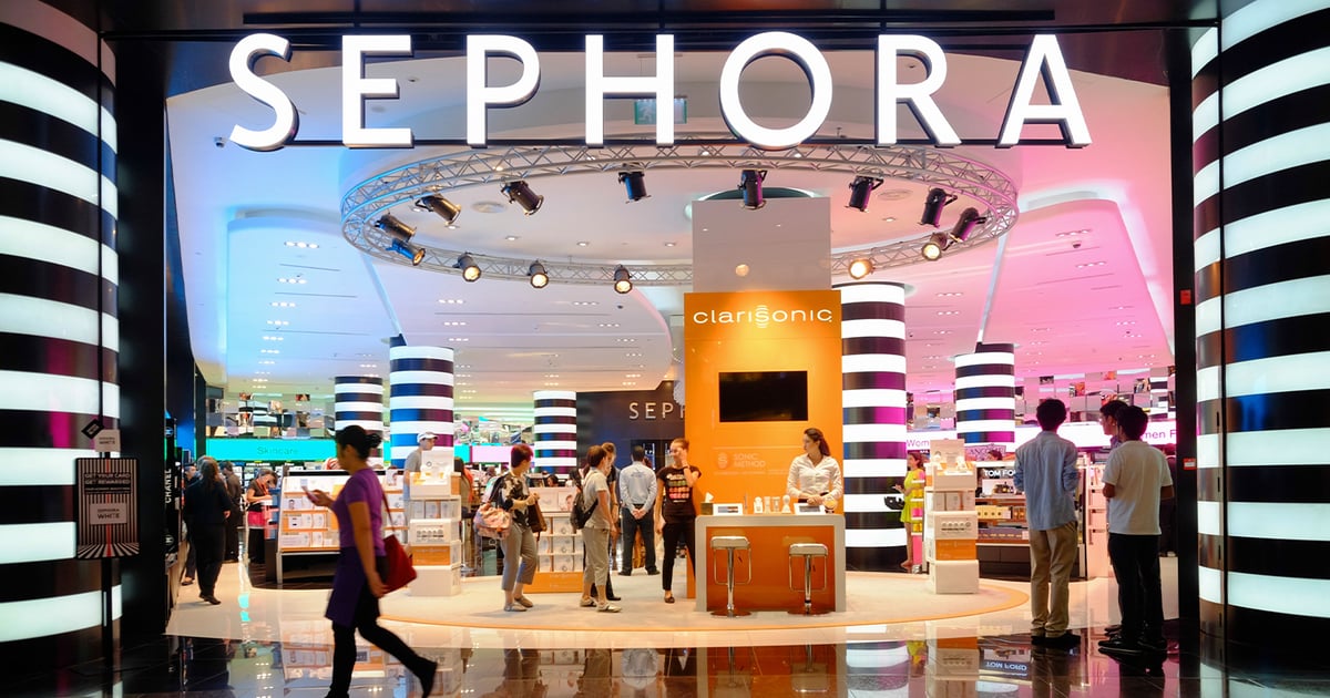 Sephora Allows Customers to Recycle Make-Up Packages in Store