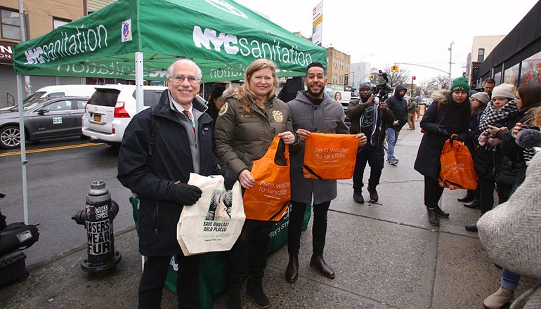 DSNY Hands Out Reusable Bags in Advance of State Bag Ban