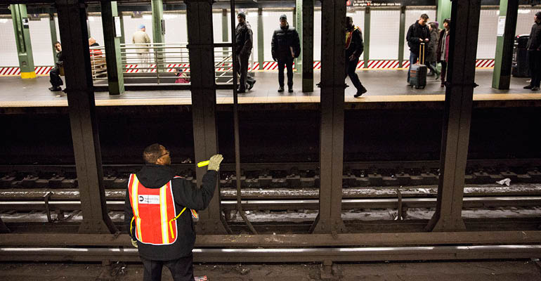MTA Ends Experiment of Removing Waste Bins from Subway Platforms