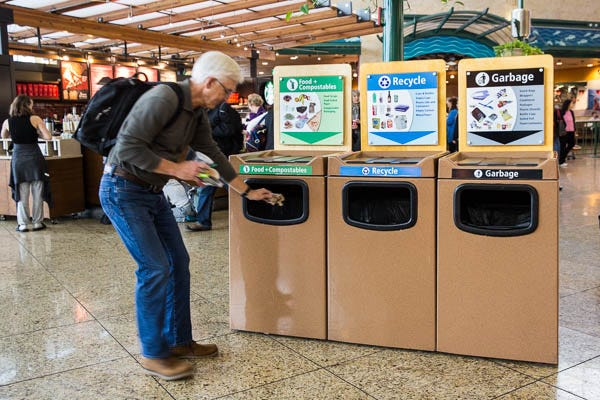 Seattle-Airport_recycling_161129_082.jpg