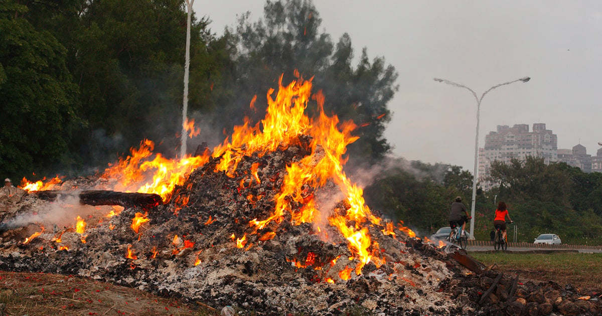 Garbage Burn Unit From Burn Pits to Backyards: The Ongoing Threat of Uncontrolled ...