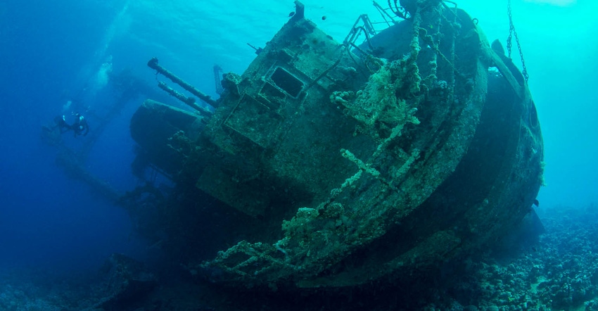 shipwreck1-getty-1540.jpg