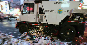 NYC garbage truck-Stephen Chernin Getty Images-51907191_0_1540x800.png