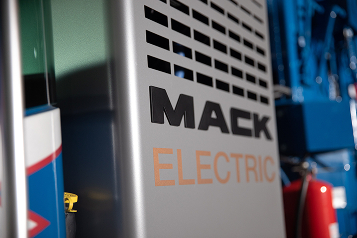 Republic Mack LR Electric 3.png