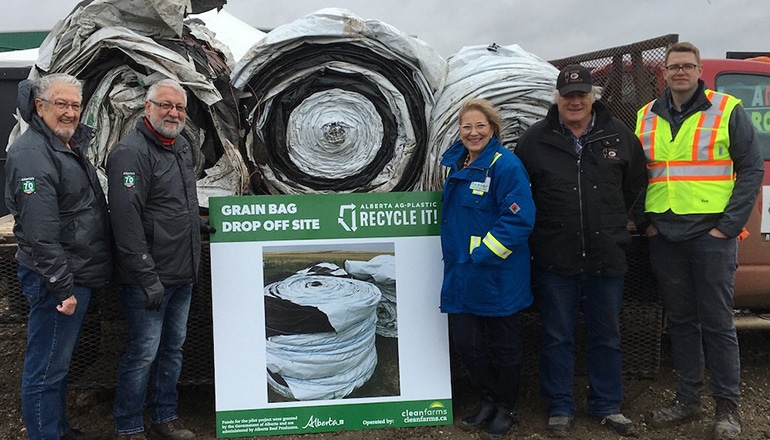 Cleanfarms to Recycle Grain Bags, Haybale Twine