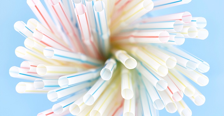 Alaska Airlines Eliminates Use of Plastic Straws