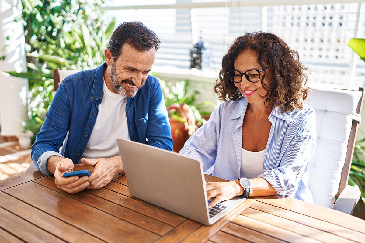 BMD-1261_ES_Overnight-Campaign_Outbrain couple_02.jpg