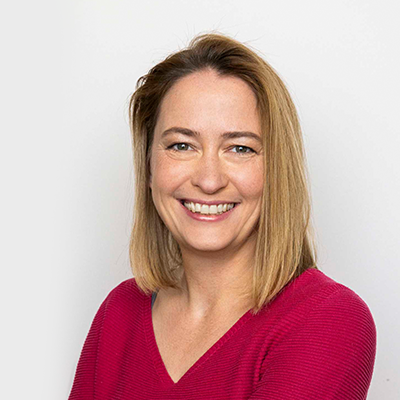 Headshot of Katharina Lüth.