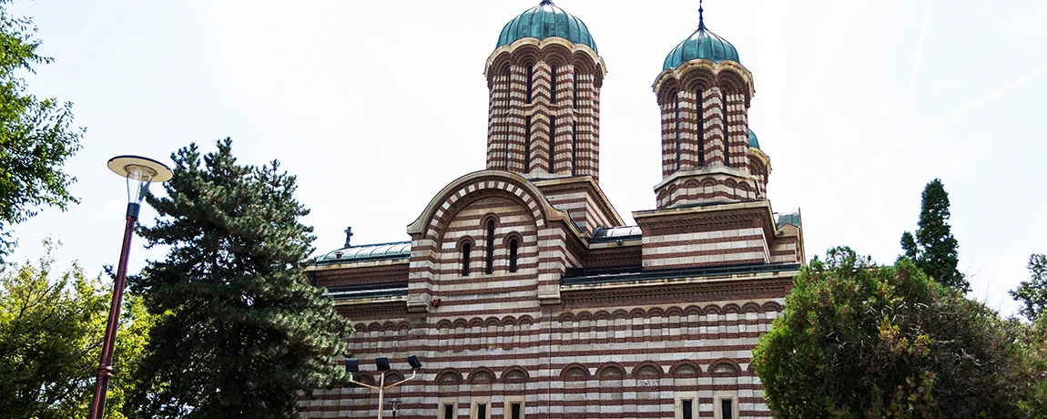 Cathedral-of-Saint-Demetrius-Romanian-Orthodox-cathedral-Craiova-Romania