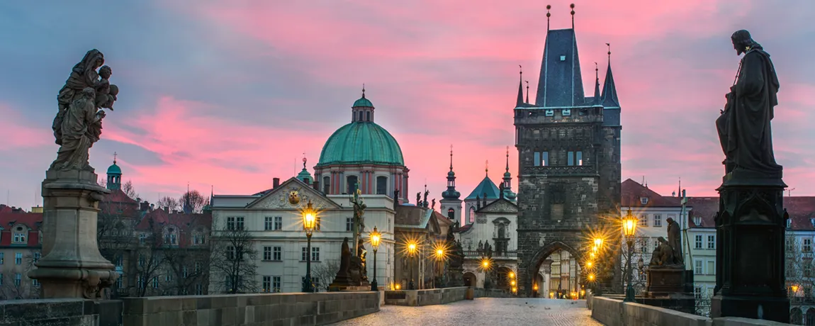 charles-bridge-in-the-city-of-prague-czech-republic.webp