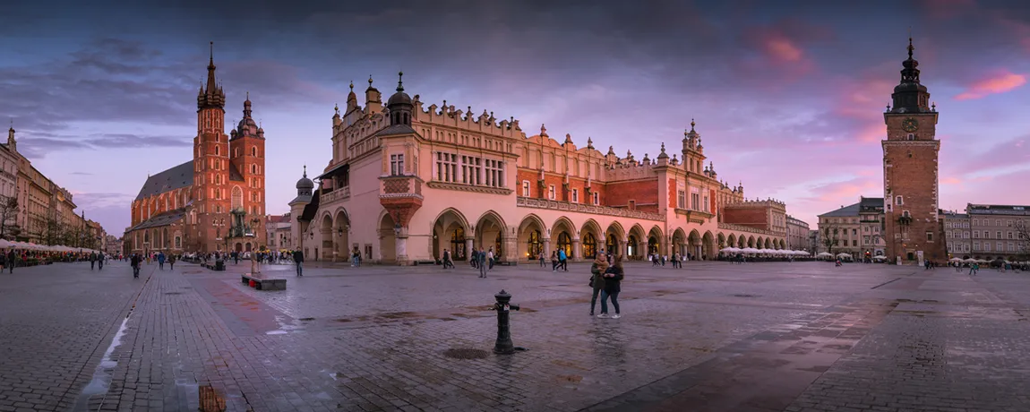 market-square-city-break-in-krakow-poland.webp