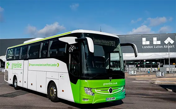 Greenline-coach-outside-London-Luton_Airport.webp