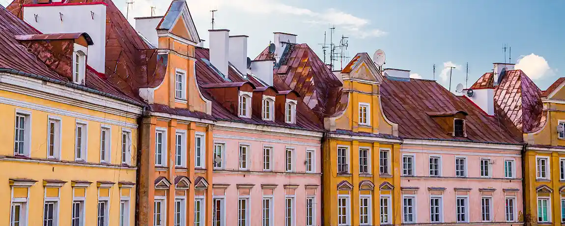 pastel-buildings-in-autumn-lublin-poland.webp