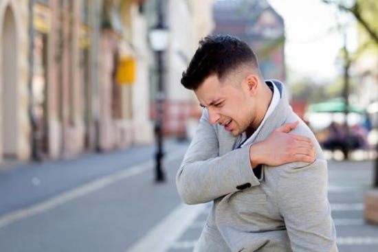 Dolor de hombro: causas y alivio de los síntomas