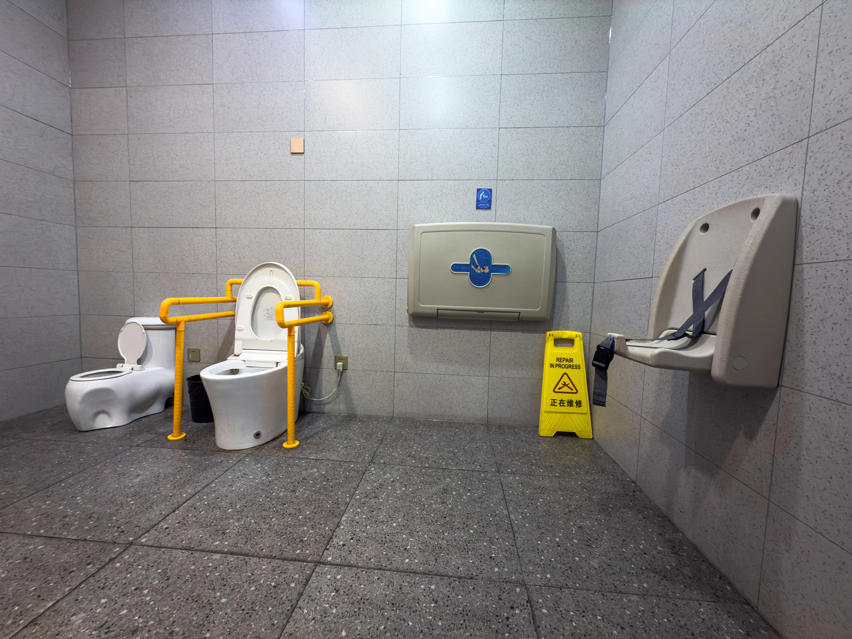 Tips For Ensuring Complete Bathroom Safety