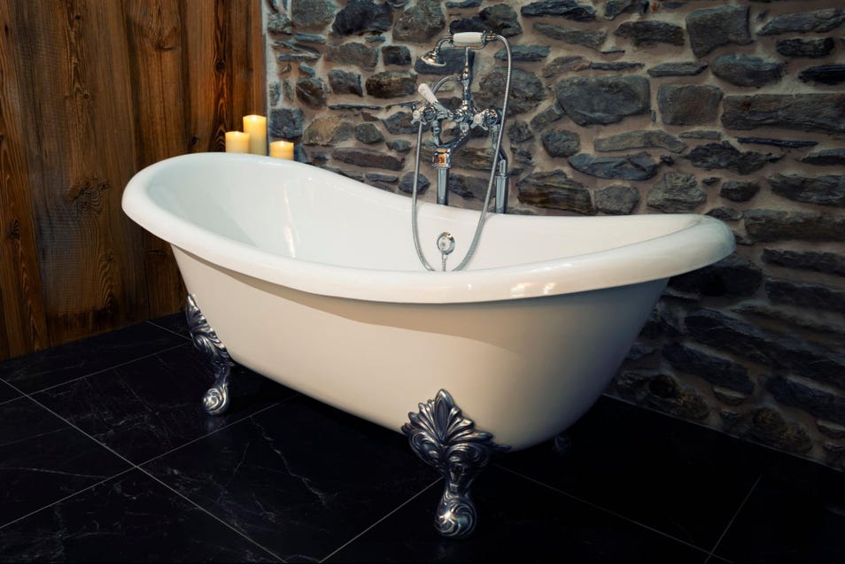 How to Clean Enamel Bathtub