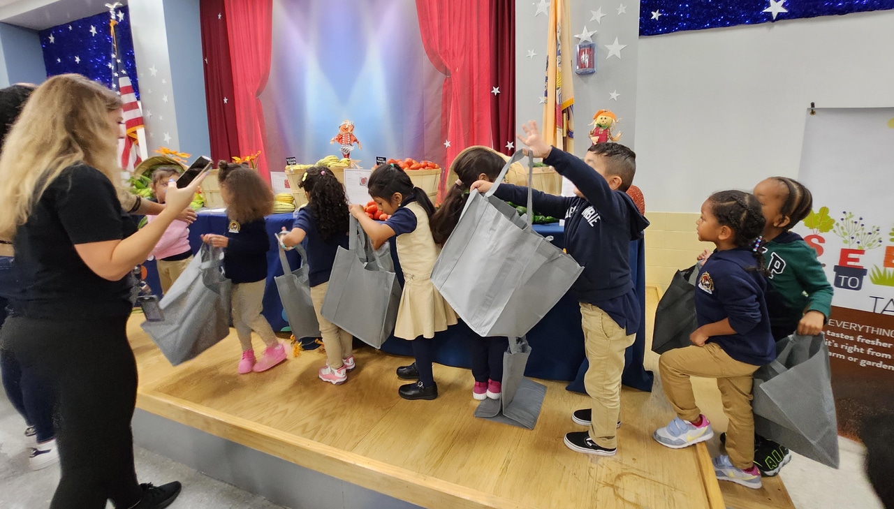 How Chartwells K12 is using grant funding to bring farm-fresh