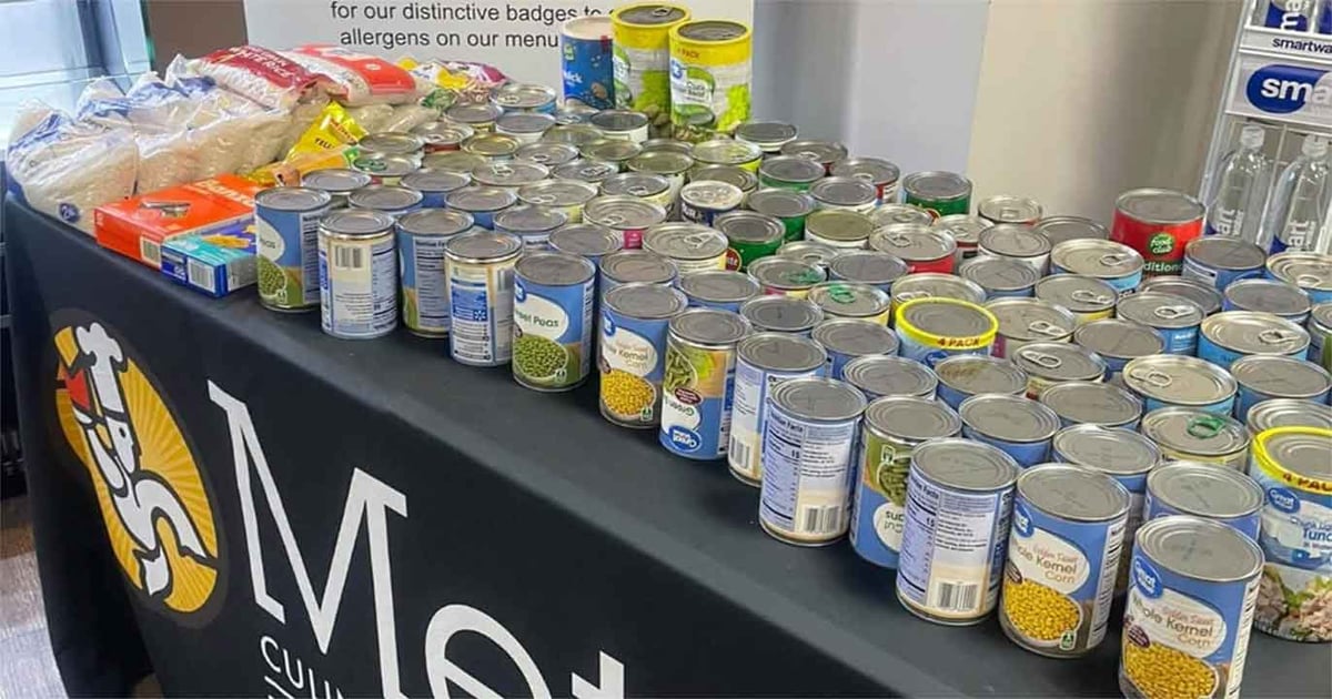 Metz chef manager organizes food pantry promotion
