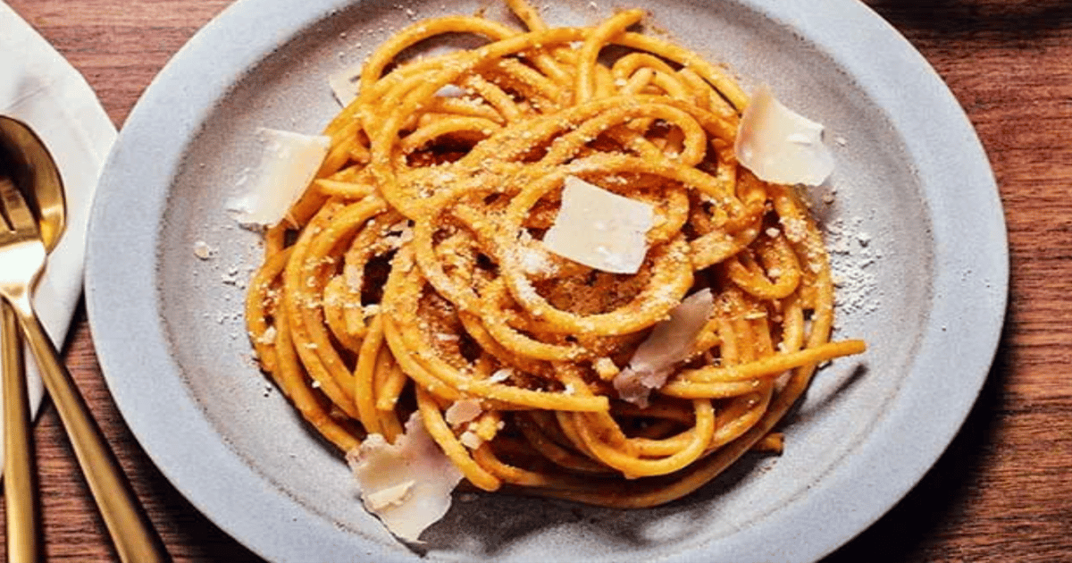 Spaghetti with Magic Tomato Sauce