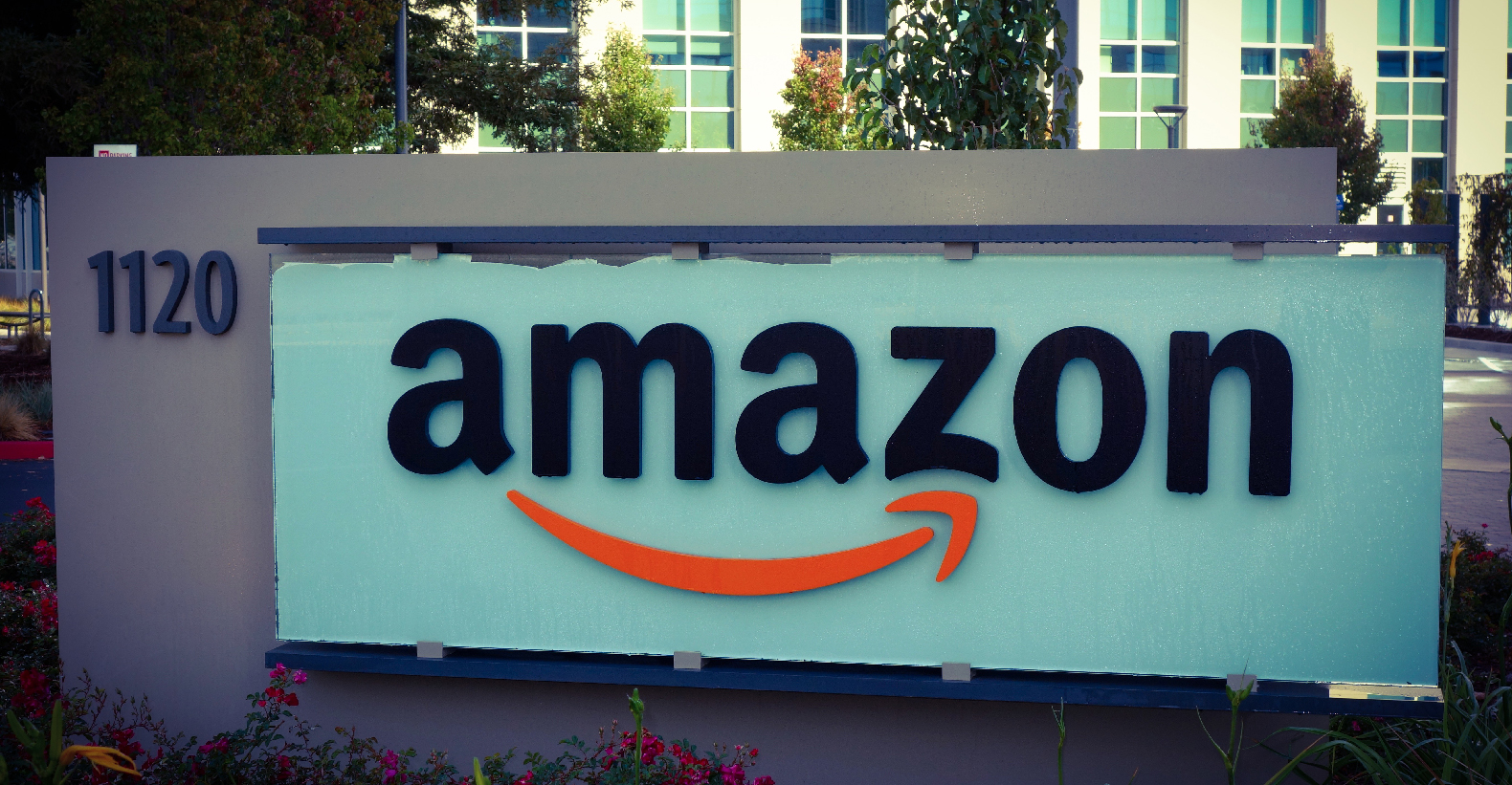 5 things: Amazon delays office return to January