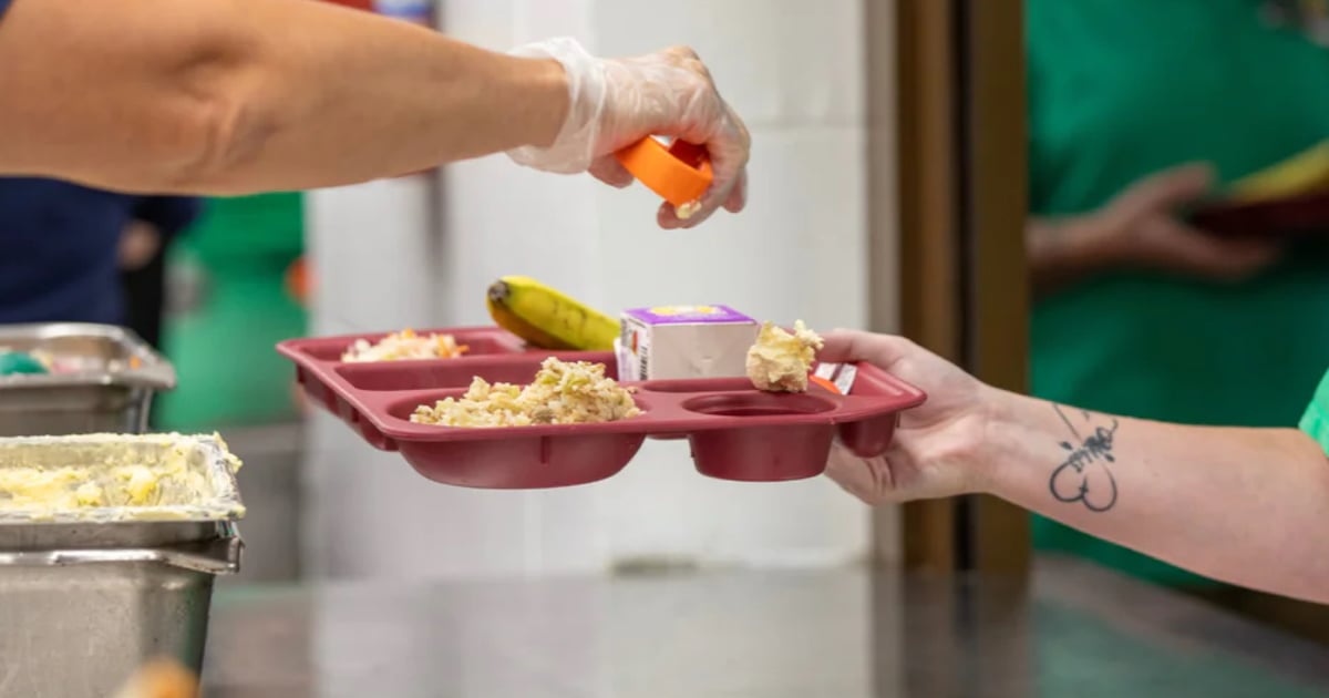 ACS pilots Beyond the Tray dining program