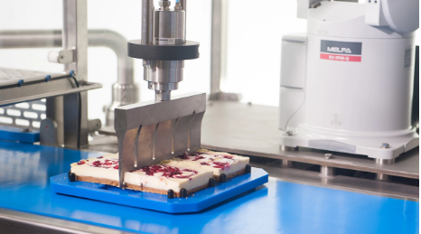 Cutting a cake with a robot