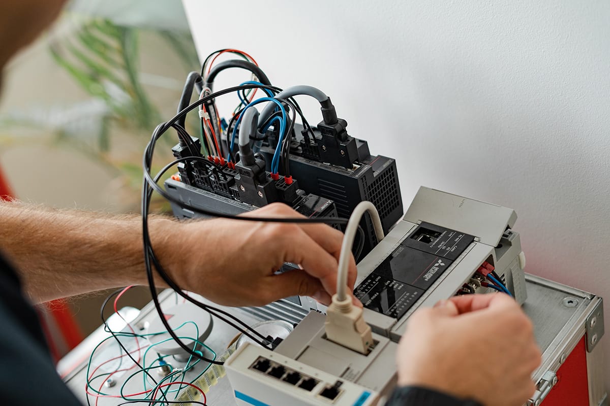 PLC programozás tanfolyam partnereinknek - Mitsubishi Electric Factory ...