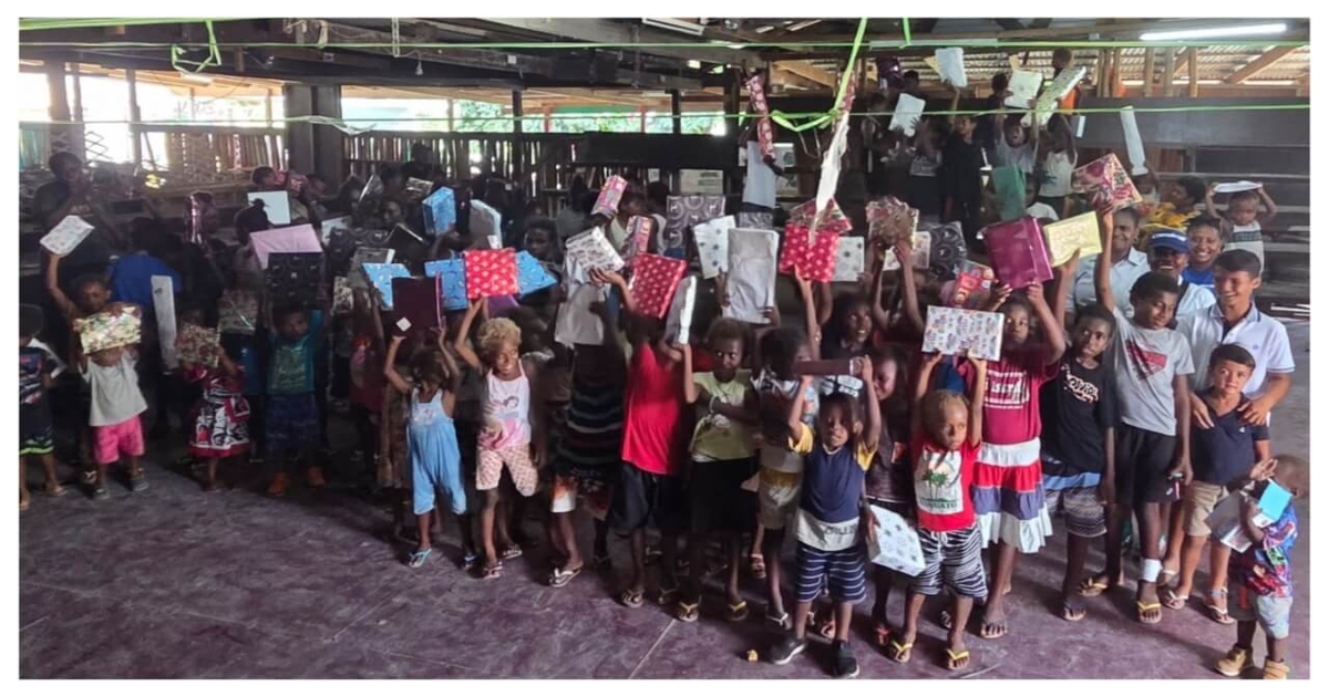 Carnival plays Santa to children in Vanuatu