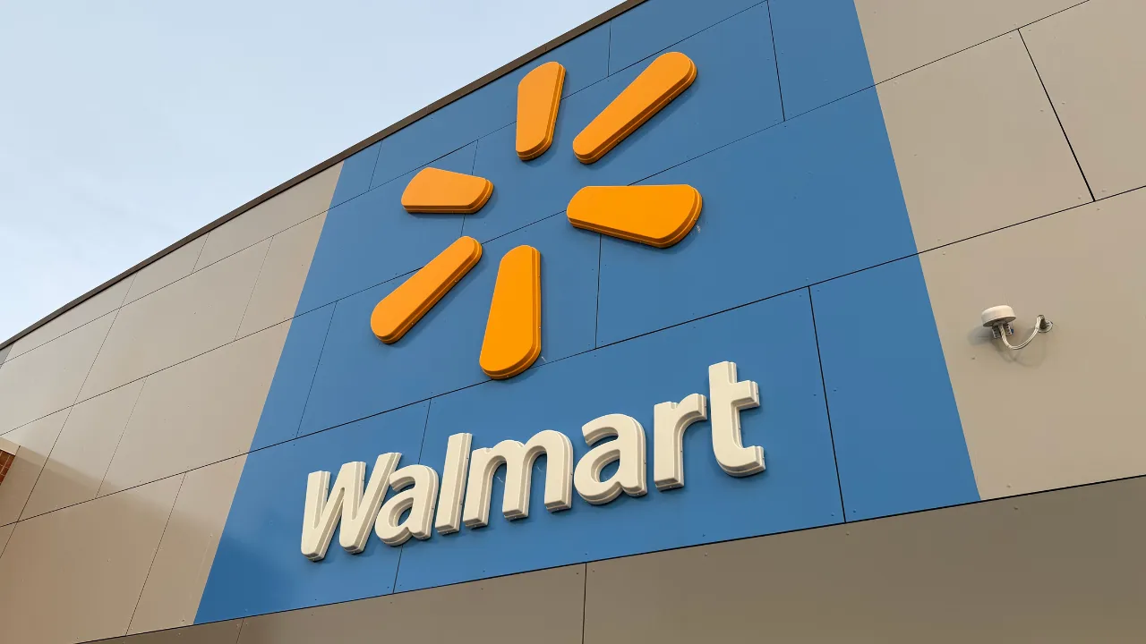 An Walmart Sign Walmart, Amazon, Aldi, Costco make NRF’s Top 50 Global Retailers list