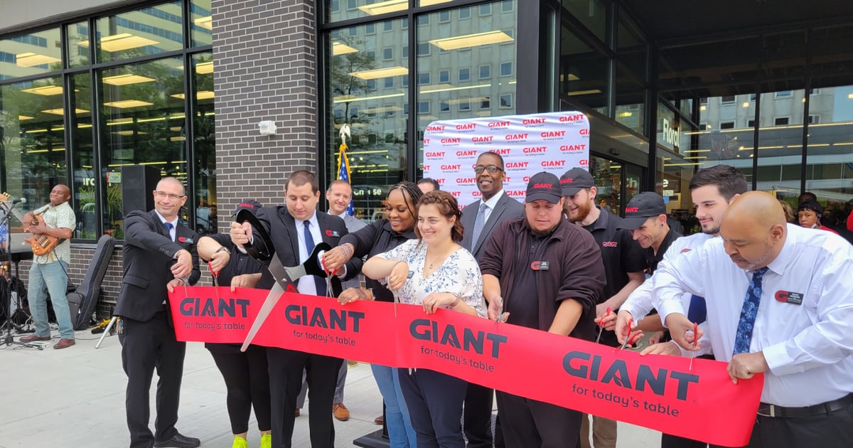 A Look Inside Giant Co.’s New Philadelphia Store